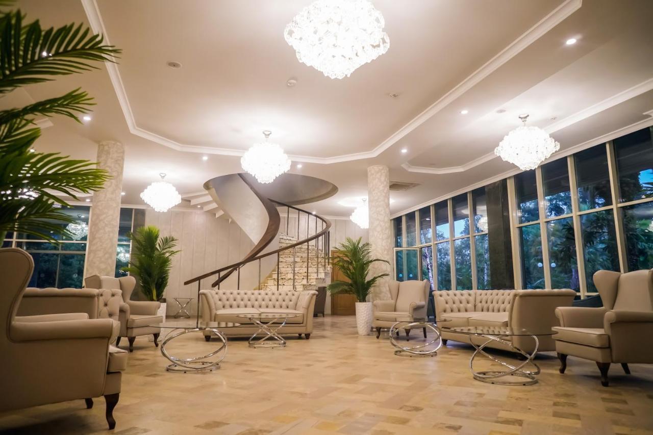 Amza Park Hotel Gagra Exterior foto