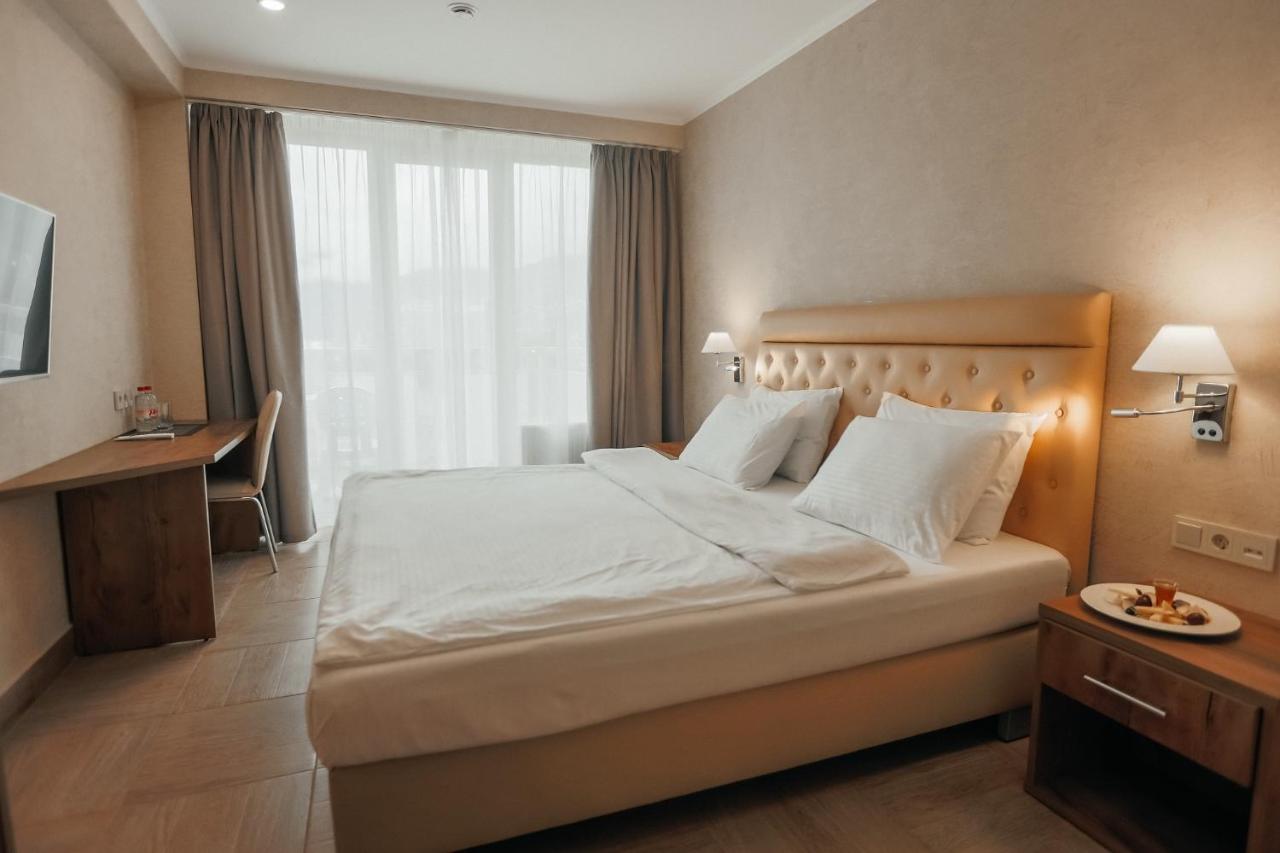 Amza Park Hotel Gagra Exterior foto